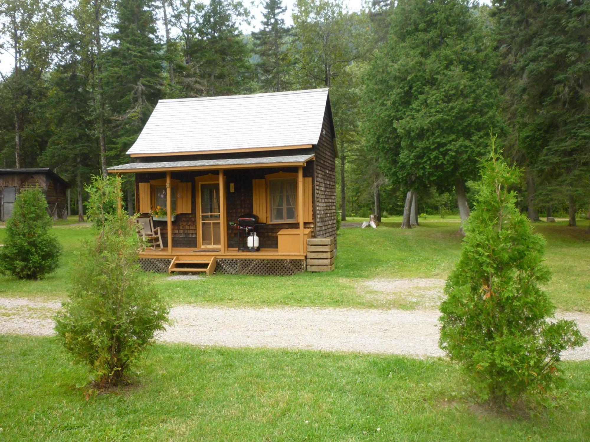 Riviere Petit Saguenay Villa Exterior photo