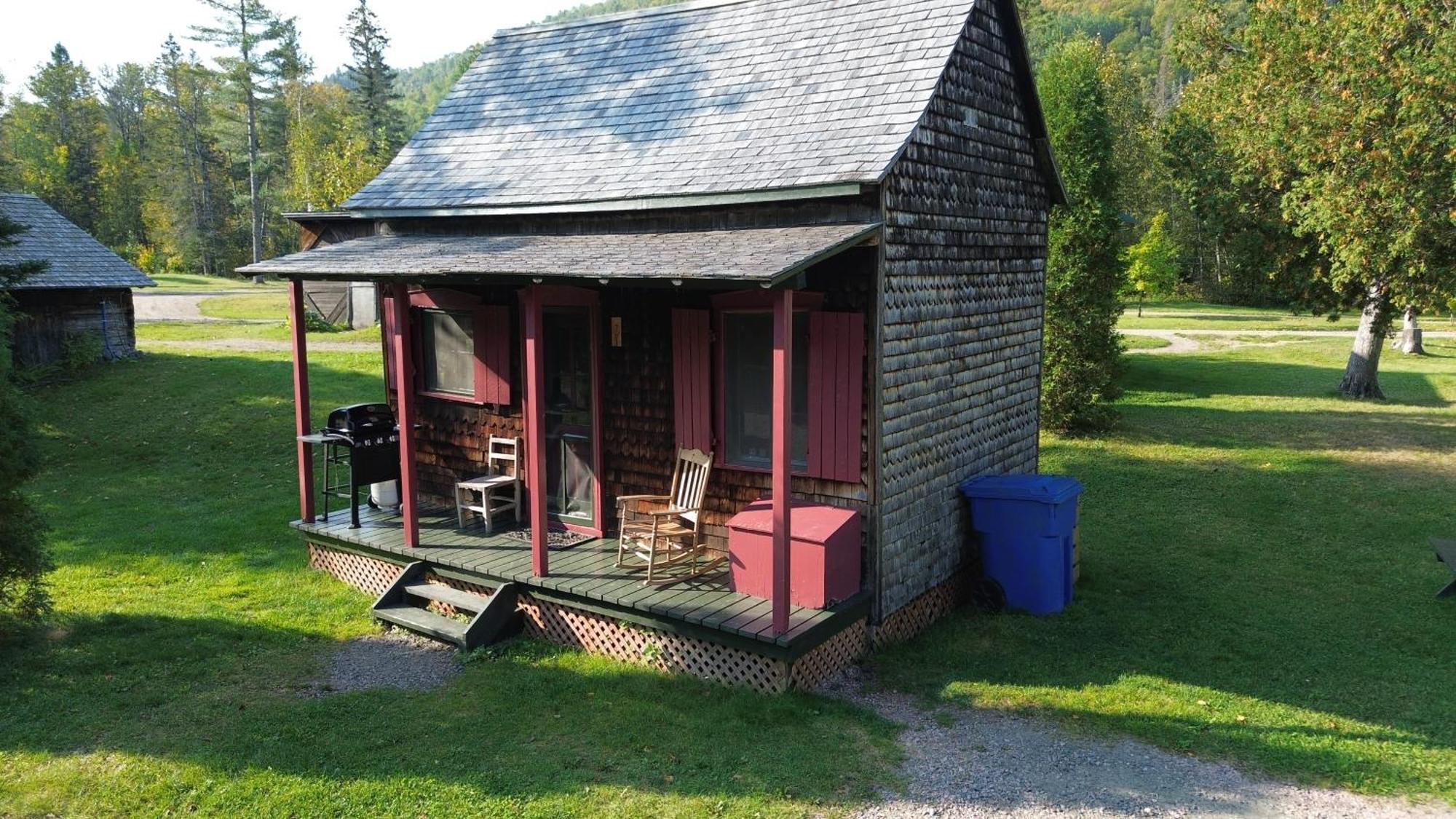 Riviere Petit Saguenay Villa Exterior photo