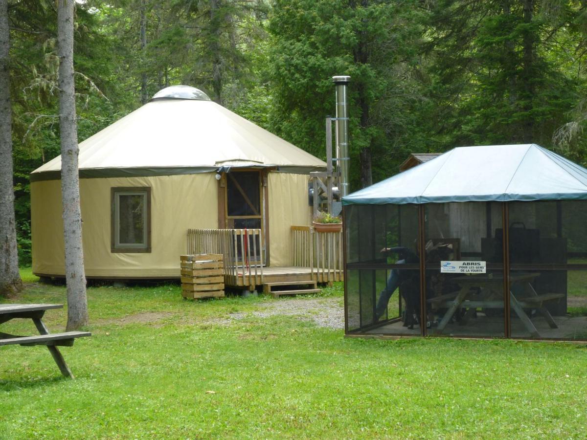 Riviere Petit Saguenay Villa Exterior photo